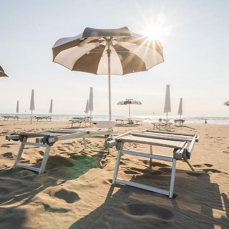 Sabbia & Mare Aparthotel Rosolina Mare Exterior photo