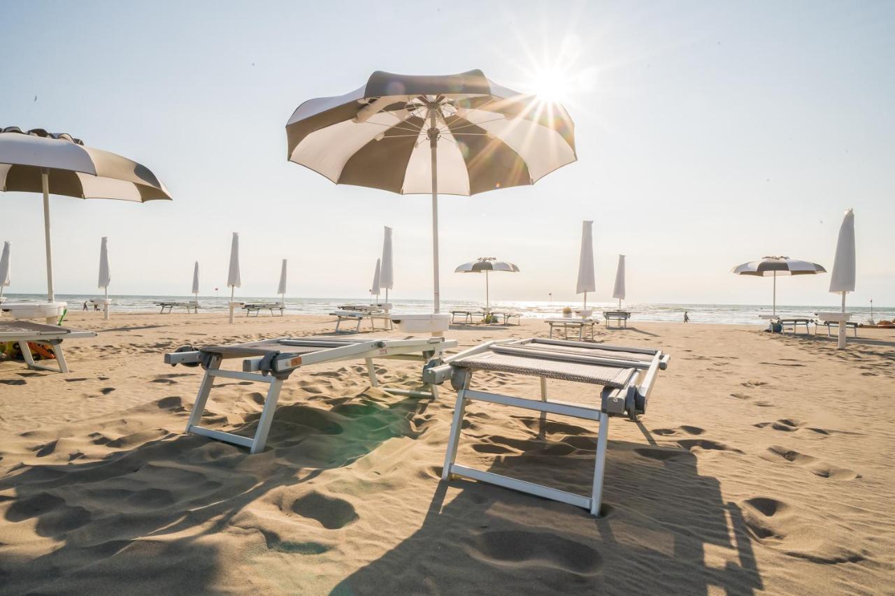 Sabbia & Mare Aparthotel Rosolina Mare Exterior photo
